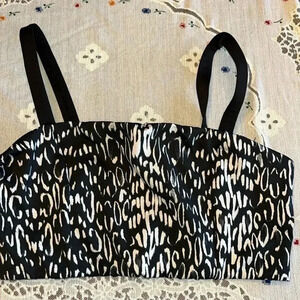Victoria’s Secret Victoria Sport Sports Bra size S Small black white print